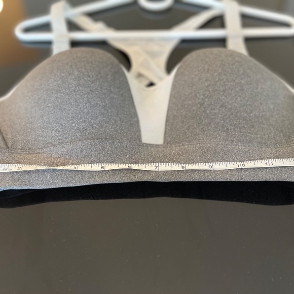 Layer 8 Two Tone Layer 8 Gray Sports Bra size L - Picture 4 of 4
